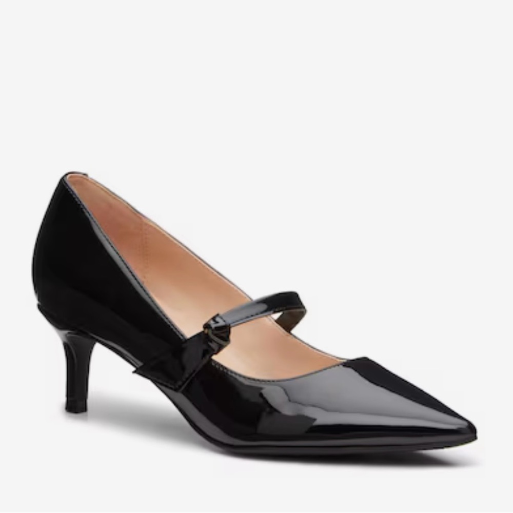 Black patent leather pumps. 2.1 letter heel. Size 11. NWT. Never worn.